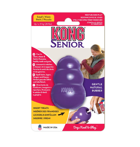 Produto KONG Senior para cães pequenos, bola de borracha natural roxa em embalagem branca e vermelha.