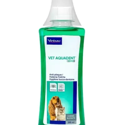 Frasco de produto líquido verde Vet Aquadent para cães e gatos