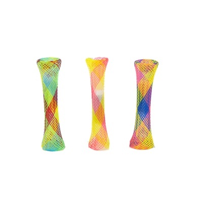 Três tubos de malha elástica colorida com padrões coloridos sobre fundo branco