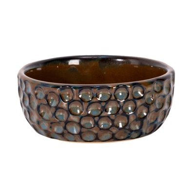 Tigela de cerâmica castanha com padrão em relevo de bolhas arredondadas