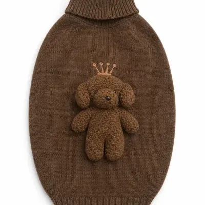 Sweater castanho com aplique de cão em peluche e coroa