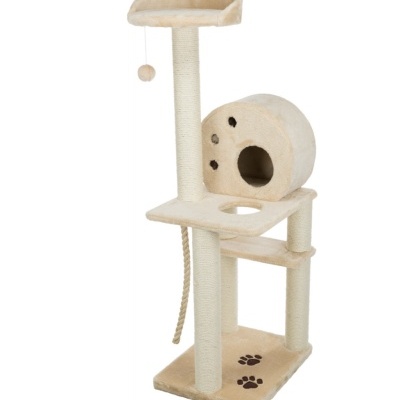 Arranhador para gatos bege com várias plataformas e brinquedo pendurado