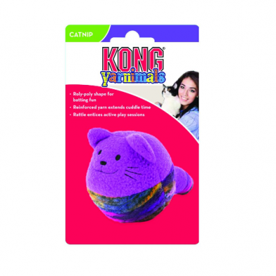 Brinquedo roxo para gatos em formato de rato na embalagem KONG Yarnimals.
