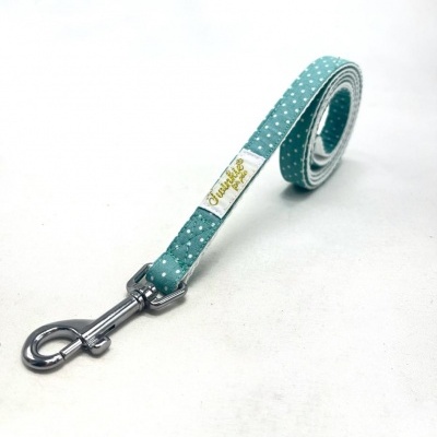 Trela para cães azul turquesa com pontos brancos e fecho metálico
