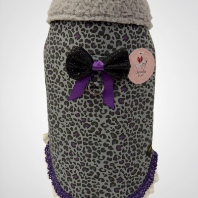Roupa de cão padrão animal com laço e gola felpuda