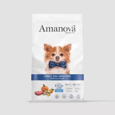Embalagem branca de ração para cães Amanova com imagem de cão e texto