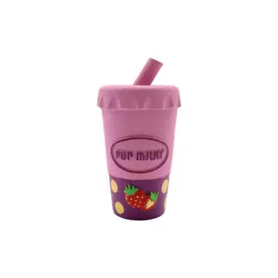Brinquedo copo rosa e roxo com canudo morangos e texto Pup Milky