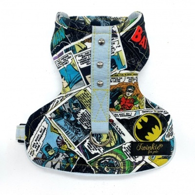 Peitoral para cão com estampado de banda desenhada Batman em tecido colorido