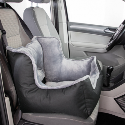Assento para animal de estimação preto e cinza no banco do passageiro de carro cinza