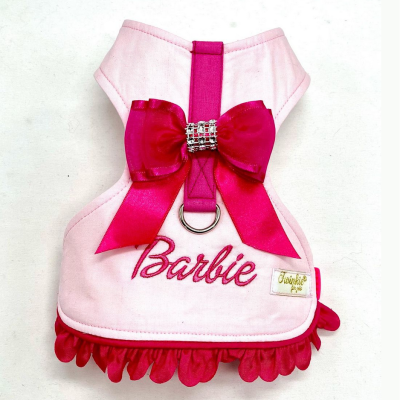 Colete para cão rosa claro com laço bordo e nome Barbie bordado