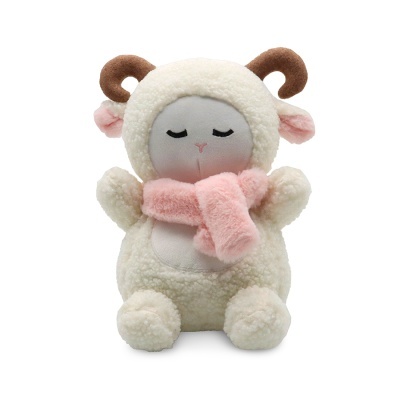 Boneco de peluche ovelha com cachecol cor-de-rosa