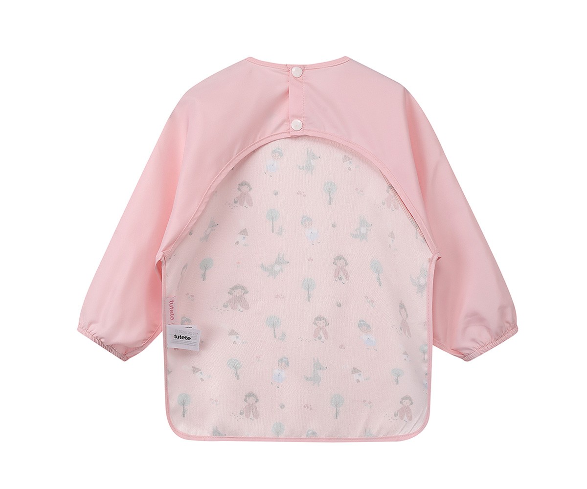 Babete de manga comprida rosa com padrão interno de animais e balões