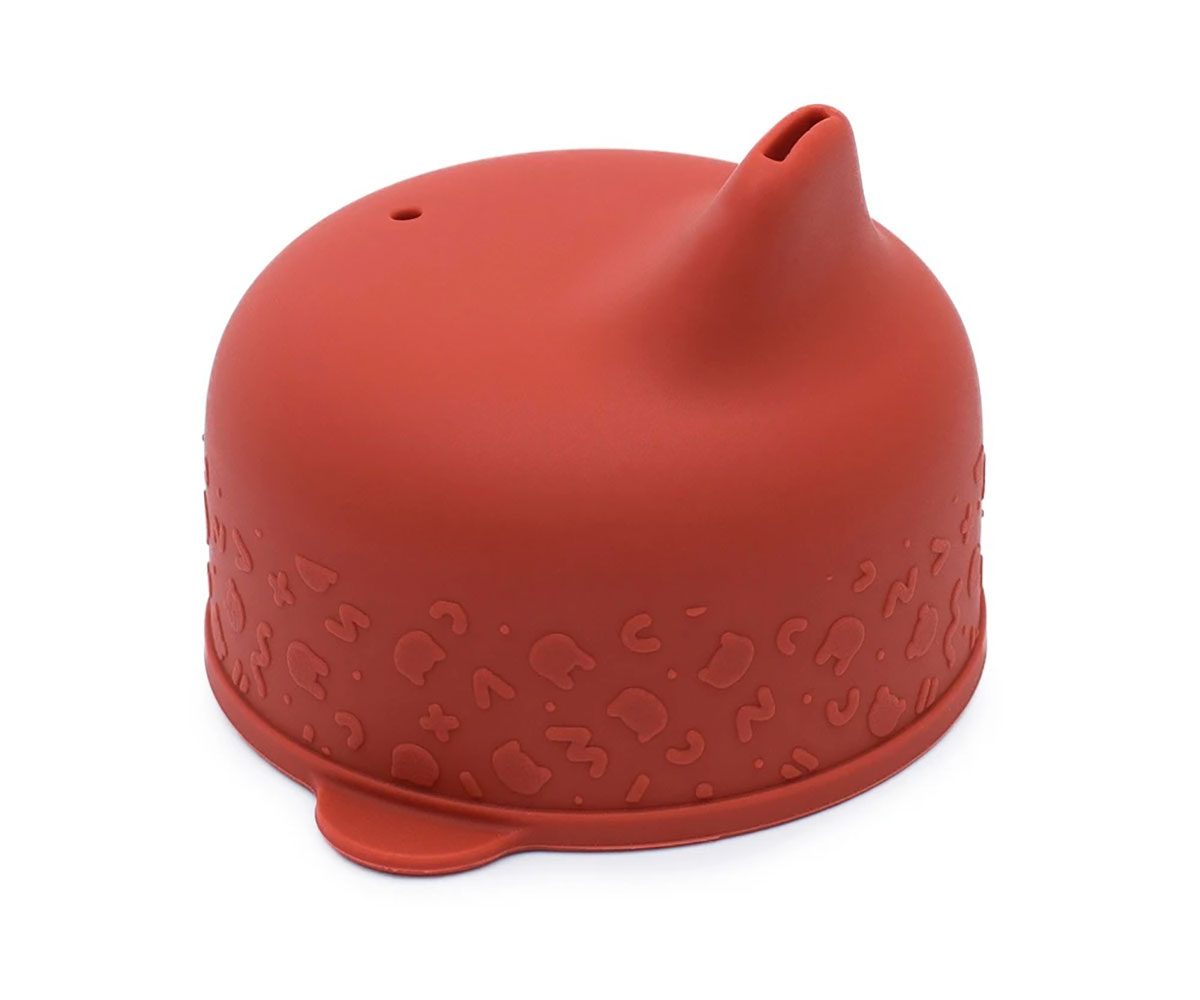 Tampa vermelha em silicone para caneca com padrão de letras em relevo