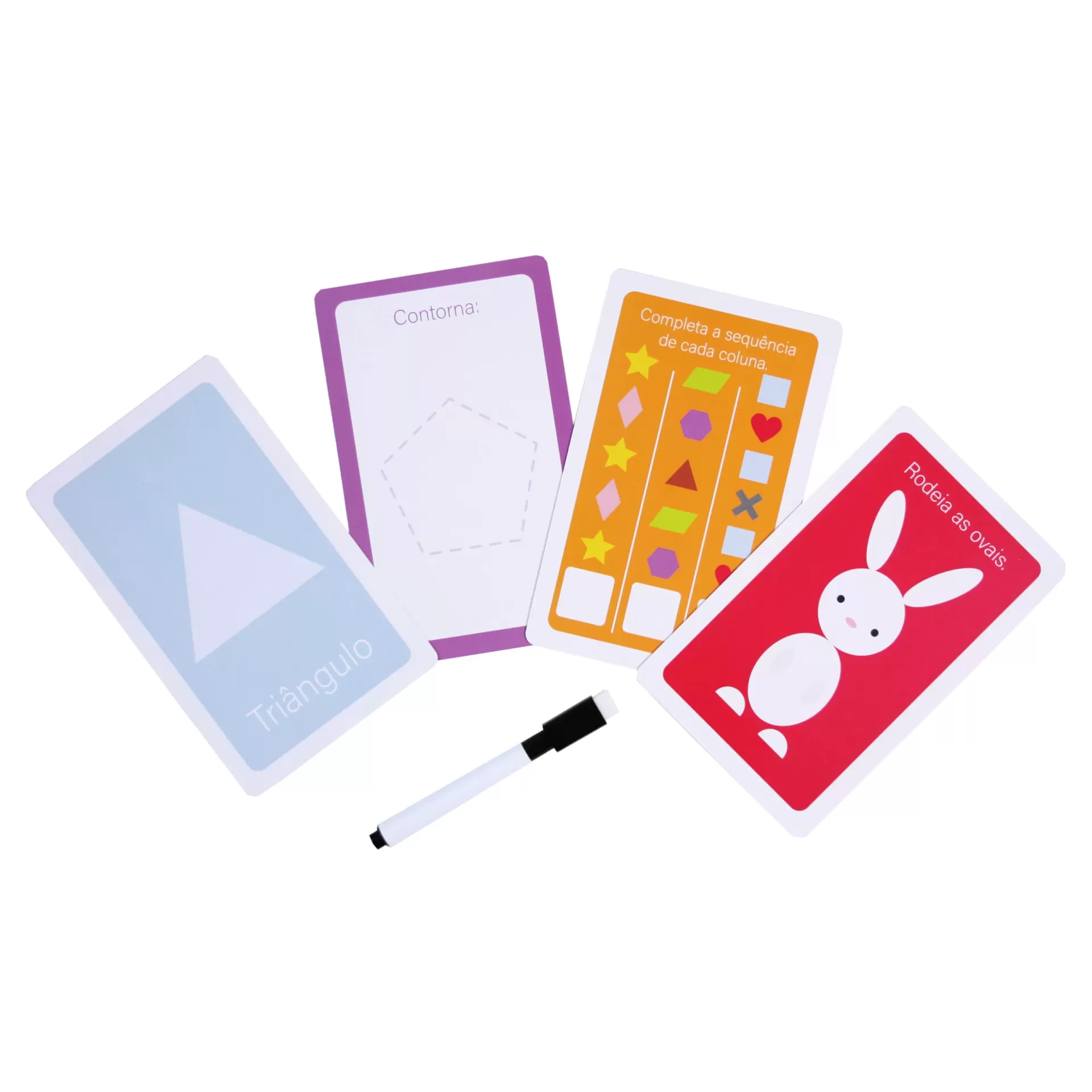 Cartas educativas coloridas e caneta sobre fundo branco