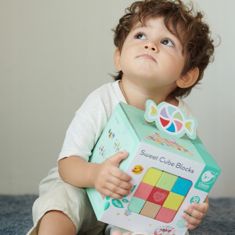 Criança segura caixa de brinquedo Sweet Cube Blocks colorido