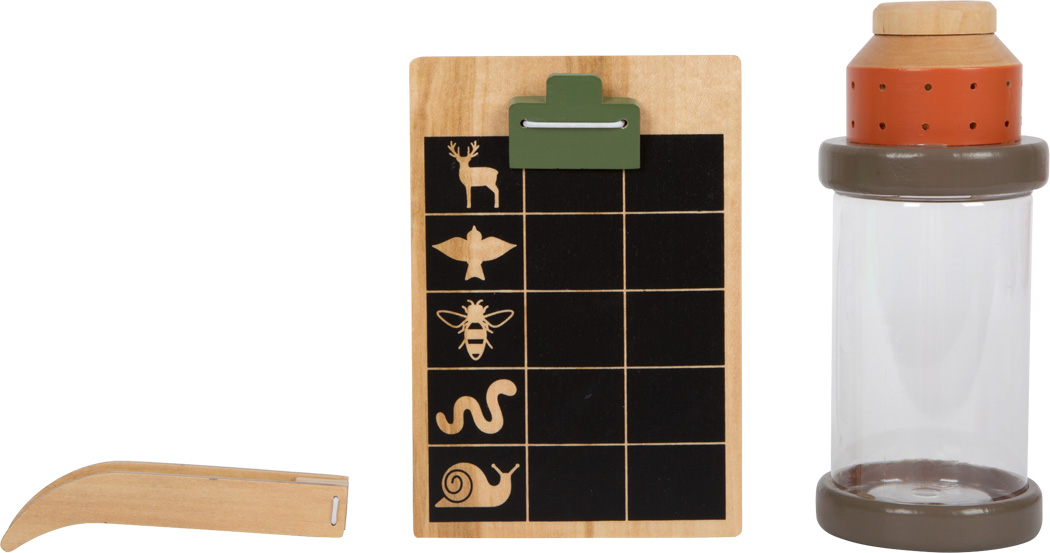 Lupa de madeira com lente, tábua preta com prancheta e imagens de animais, peça curva de madeira