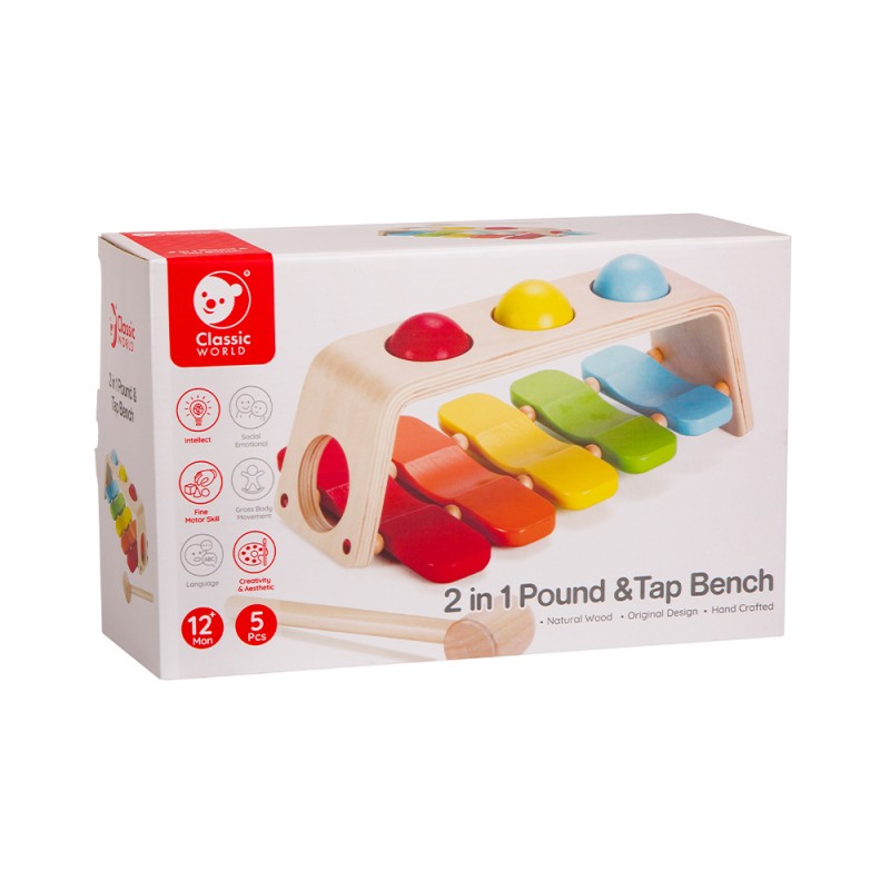 Brinquedo infantil de madeira com teclas coloridas e marreta na embalagem.