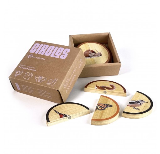 Peças de madeira semicirculares com imagens de animais e embalagem de cartão castanho com texto CIRCLES