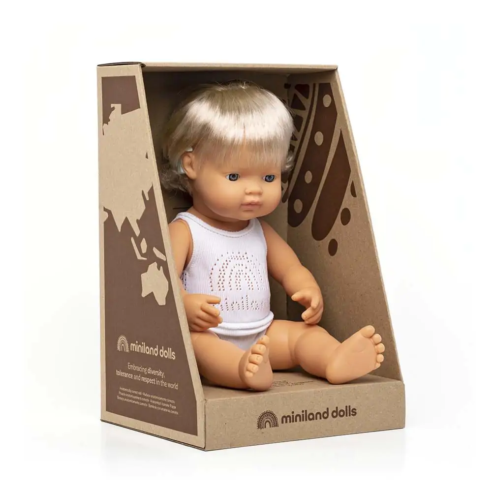 Boneca Miniland Dolls com body branco dentro de caixa castanha