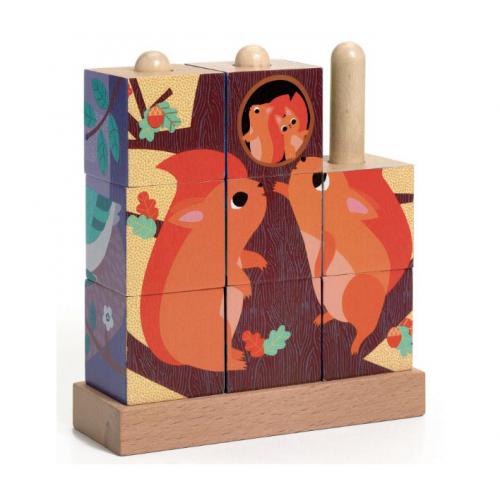 Brinquedo de blocos de madeira com esquilos coloridos