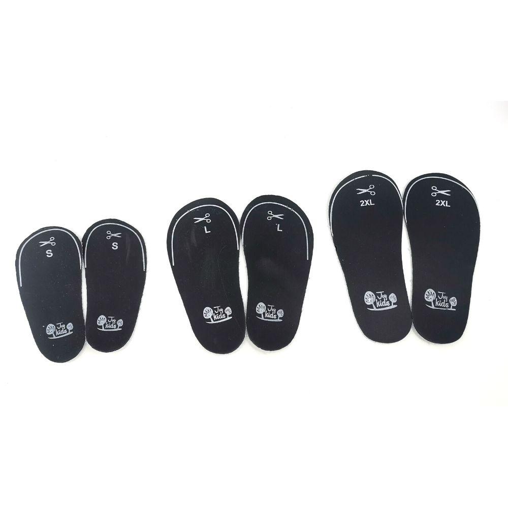 Três pares de palmilhas pretas de espuma com tamanhos e símbolo de corte