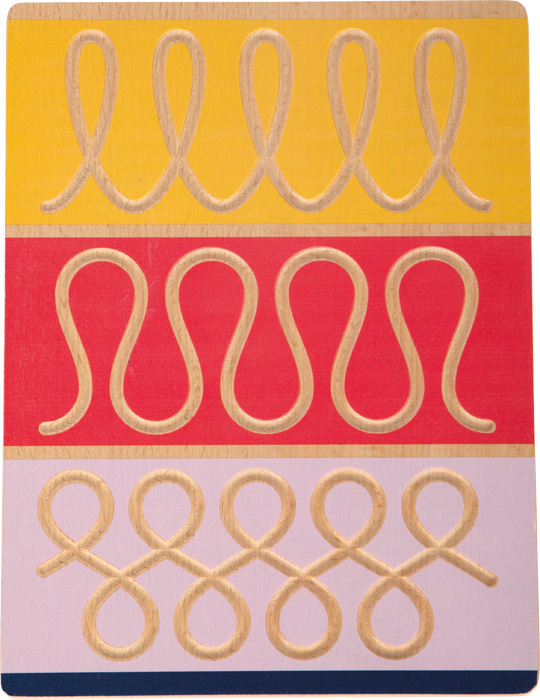 Painel decorativo com padrões entrelaçados em faixas coloridas