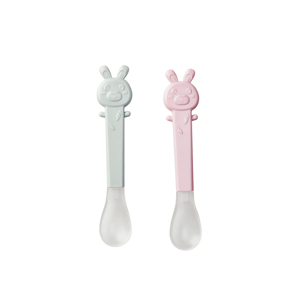 Talheres infantis com cabo em forma de coelho branco e rosa