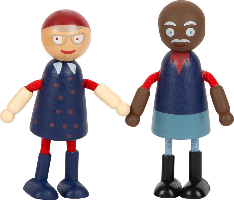 Duas figuras de madeira articuladas com diferentes cores e roupas, segurando as mãos