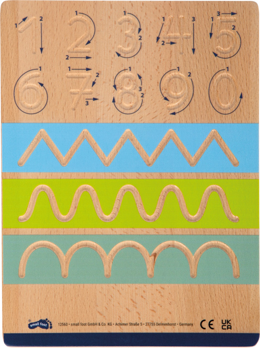 Tabuleiro educativo de madeira com números e linhas geométricas gravadas