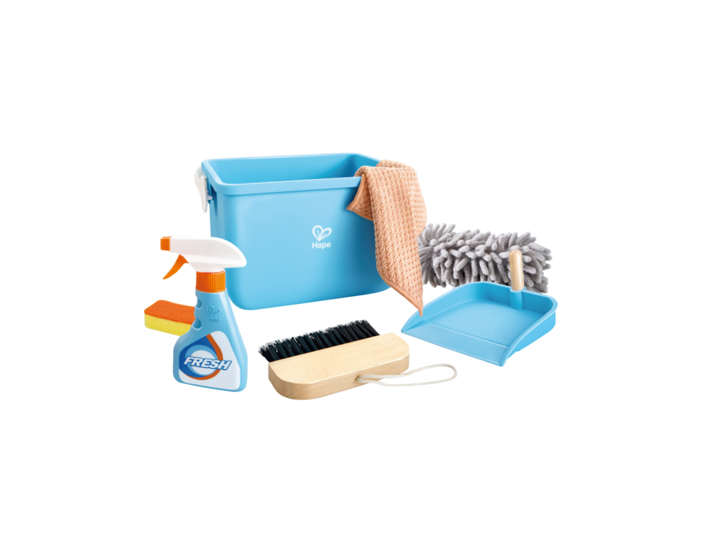 Conjunto de limpeza com balde azul claro, esfregão, pano, spray, escova, pá de lixo e esponja