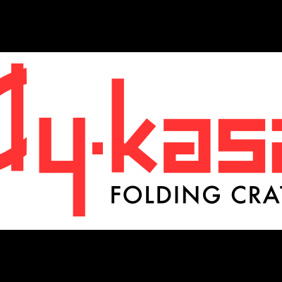 Logótipo vermelho dy.kasa em fundo branco