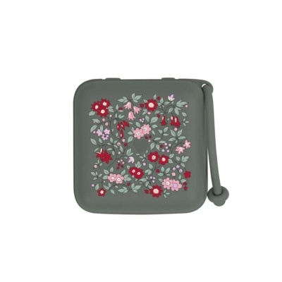 Estojo cinza quadrado com estampa floral colorida e fecho de correr