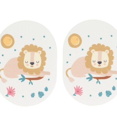 Duas almofadas ovais com desenho de leão e elementos florais