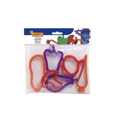 Moldes de plástico coloridos para cortar massa em forma de legumes em embalagem transparente