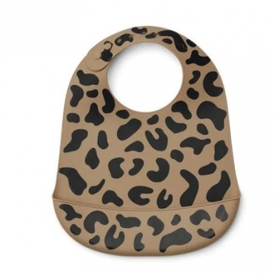 Babete de silicone castanho claro com manchas pretas de padrão animal