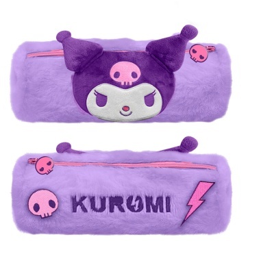 Estojo escolar pelúcia lilás com personagem roxo e texto KUROMI
