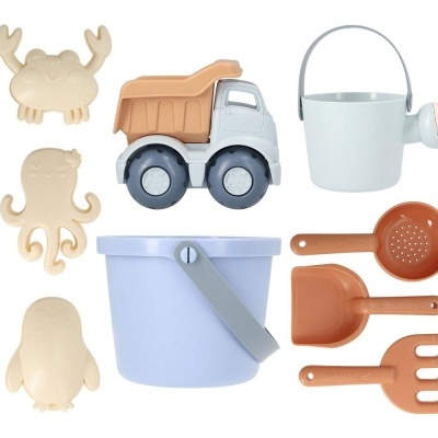 Conjunto de brinquedos de praia com baldes, carrinho e figuras de animais em cores pastel