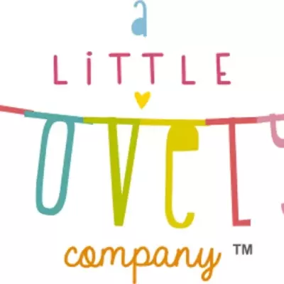 Logótipo colorido da empresa 'a LITTLE LOVELY company' em fundo branco