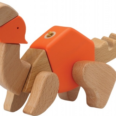 Brinquedo de dinossauro de madeira com partes laranja