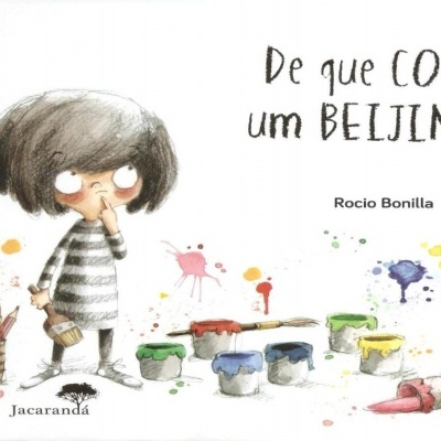 Capa de livro infantil com menina e tintas coloridas