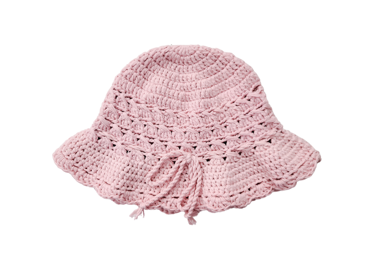 Chapéu feminino de malha cor-de-rosa claro com cordão, aba ondulada