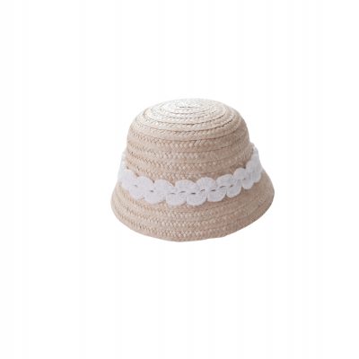 Chapéu de palha natural com faixa branca em padrão floral