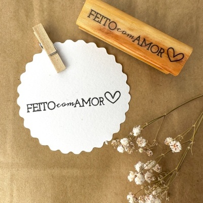 Carimbo&#x20;-&#x20;Feito&#x20;com&#x20;amor&#x20;-&#x20;2x7cm