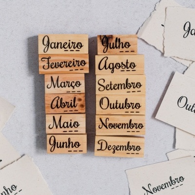 Carimbos&#x20;-&#x20;&#x20;Cole&#x00E7;&#x00E3;o&#x20;Meses&#x20;do&#x20;ano&#x20;-&#x20;2x5cm&#x2F;2x4cm