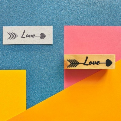 Carimbo&#x20;-&#x20;Flecha&#x20;Love&#x20;-&#x20;2x7cm