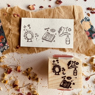 Carimbo&#x20;Cubo&#x20;-&#x20;M&#x00ED;stico&#x20;-&#x20;3x3cm