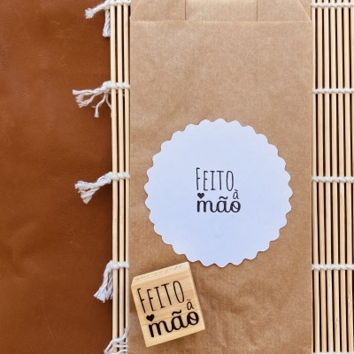 Carimbo&#x20;-&#x20;Feito&#x20;&#x00E0;&#x20;m&#x00E3;o&#x20;-&#x20;3x3cm