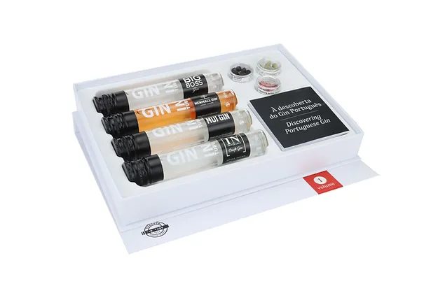 À Descoberta do Gin Português - Volume 1 Conjunto de três garrafas de gin pequeno formato em caixa branca com texto em português