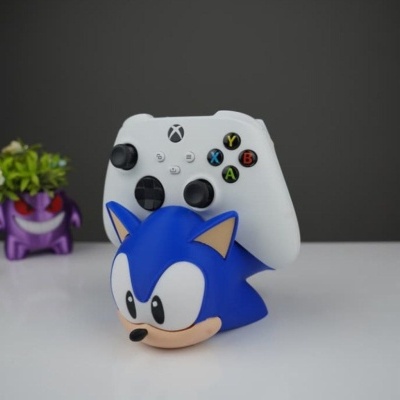 Suporte para comando Xbox com base em forma da cabeça do Sonic.