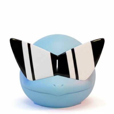 Caixa azul claro com laço bowtie branco e preto